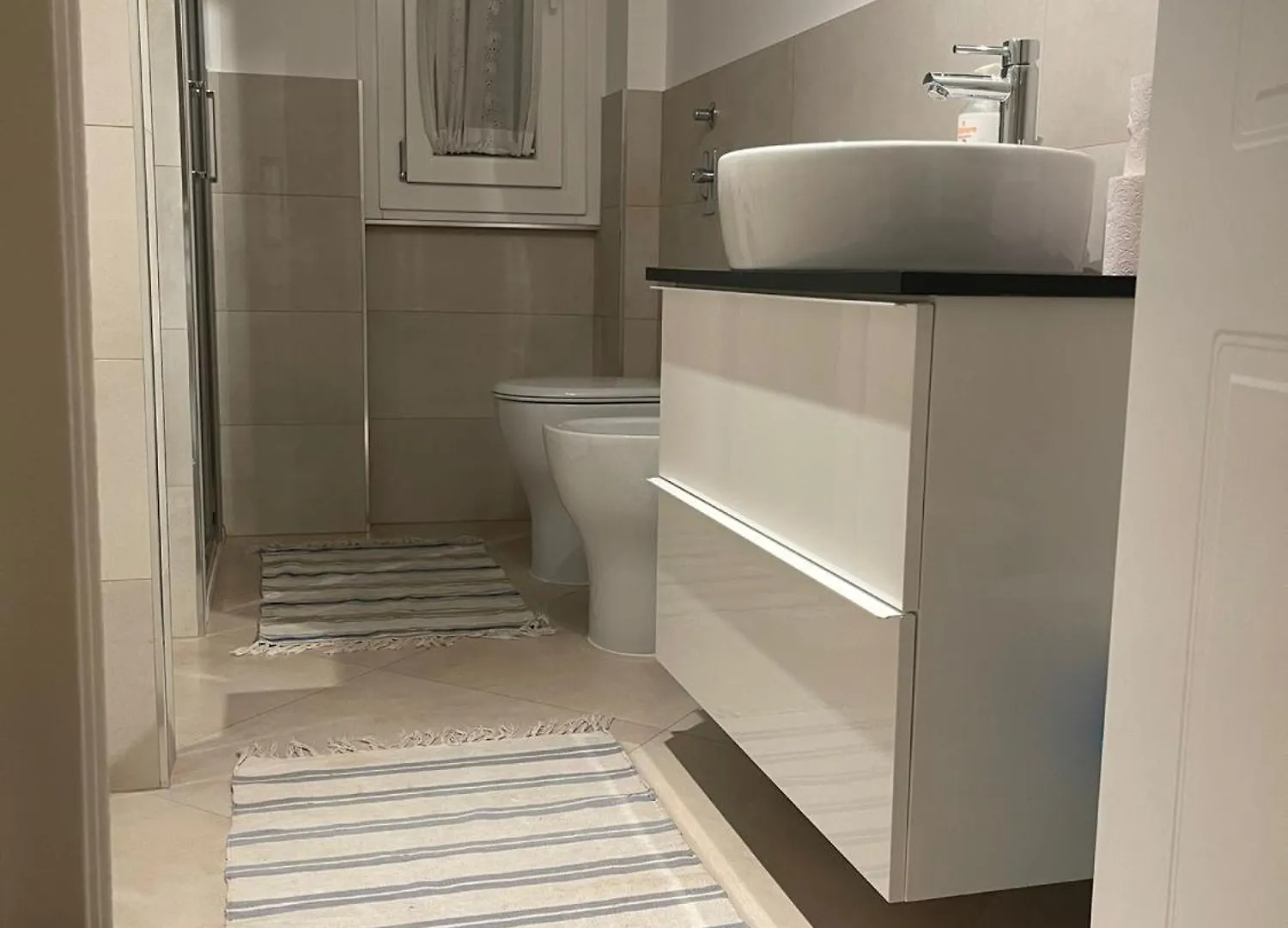 Easy Room Italy Balcony Grand Apartments Mailand